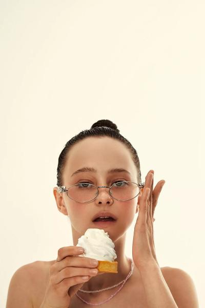 Таисья Калинина: "У меня свое понятие красоты – девушка-хиппушка, сбежавшая из леса"
Таисья Калинина: "У меня свое понятие красоты – девушка-хиппушка, сбежавшая из леса"