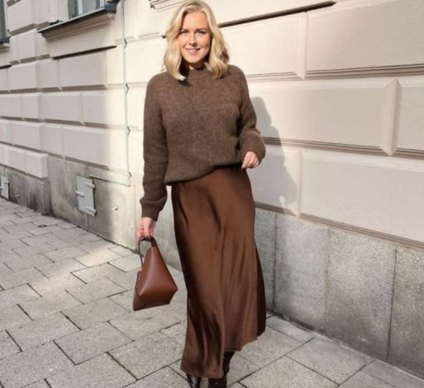 Атласная юбка — летний хит, актуальный и осенью, как и с чем носить Атласная юбка — летний хит, актуальный и осенью, как и с чем носить