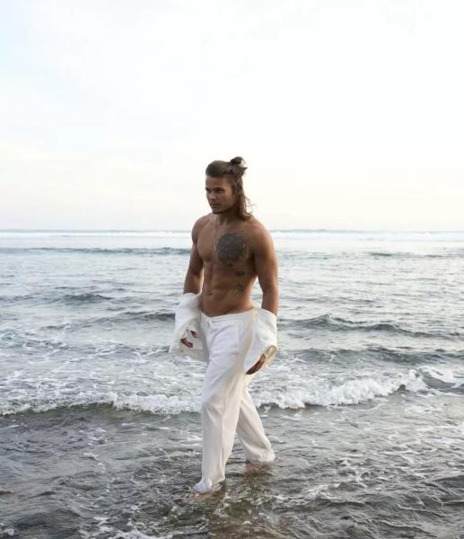 Айза в третий раз выходит замуж
Айза в третий раз выходит замуж