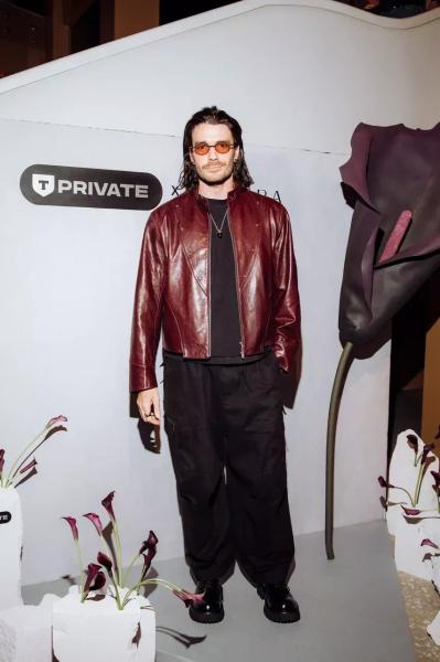 Zivert, Елизавета Базыкина, Полина Гагарина, Леонид Ярмольник на звездной вечеринке в Москве
Zivert, Елизавета Базыкина, Полина Гагарина, Леонид Ярмольник на звездной вечеринке в Москве