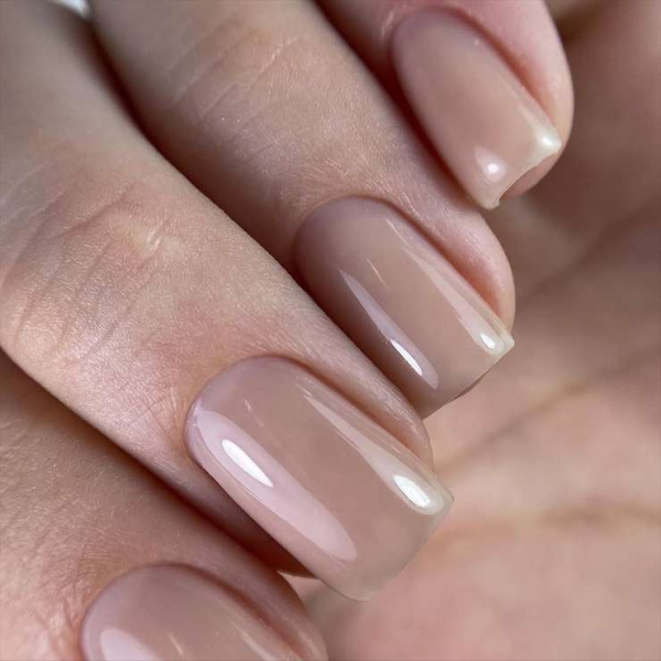 Сочный лимон, небанальный френч и не только: трендовый маникюр начала лета Сочный лимон, небанальный френч и не только: трендовый маникюр начала лета