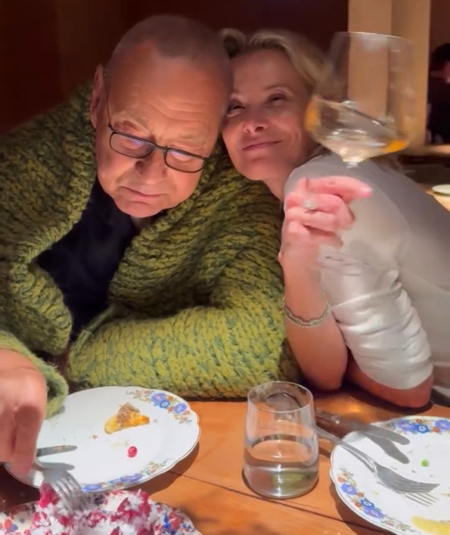 Юлия Высоцкая показала свое свидание с мужем и поцелуй Юлия Высоцкая показала свое свидание с мужем и поцелуй