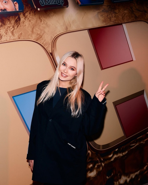 Наталья Рудова сфотографировалась, оголила грудь в рубашке после корильной смены имиджа Наталья Рудова сфотографировалась, оголила грудь в рубашке после корильной смены имиджа