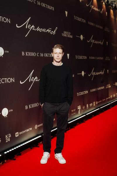 Никита Ефремов, Юлия Хлынина, Константин Эрнст и другие на премьере фильма "Лермонтов"
Никита Ефремов, Юлия Хлынина, Константин Эрнст и другие на премьере фильма "Лермонтов"