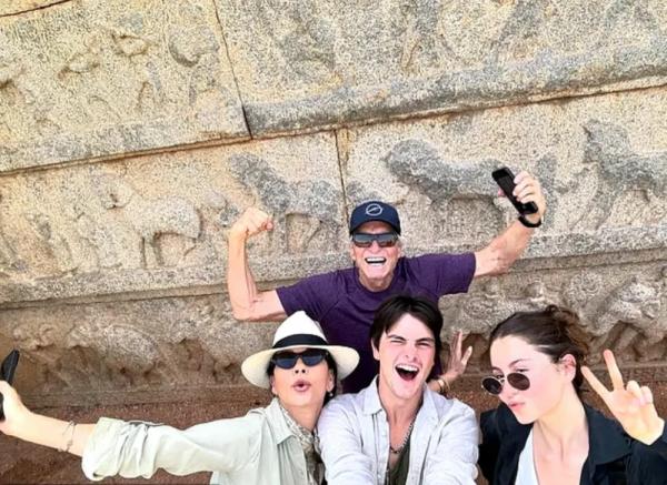 
                Кэтрин Зета-Джонс рассказала, как они с мужем отдыхают в Великобритании             