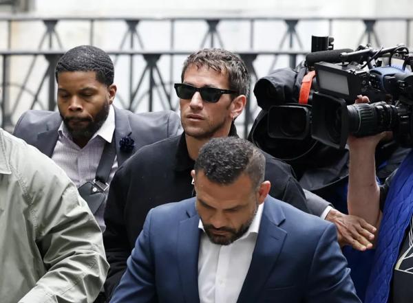 
                Муж Кэсси Вентуры впервые прокомментировал суд над Пи Дидди            