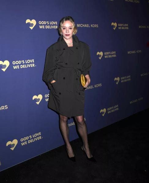 Энн Хэтэуэй, Хлоя Севиньи и другие звезды на Golden Heart Awards 2025
Энн Хэтэуэй, Хлоя Севиньи и другие звезды на Golden Heart Awards 2025