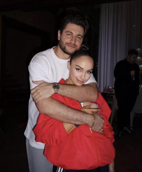 Мари Краймбрери о дочери, отношениях с Давой и семейном бюджете
Мари Краймбрери о дочери, отношениях с Давой и семейном бюджете