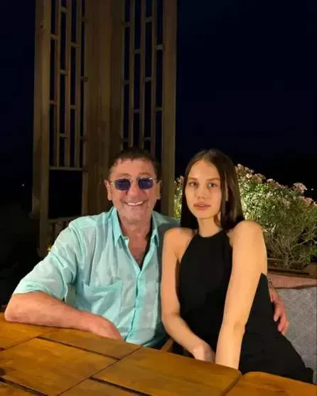 19-летняя невеста Григория Лепса показала фигуру в купальнике 19-летняя невеста Григория Лепса показала фигуру в купальнике