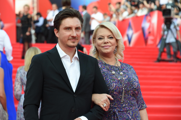 Младше актрисы аж на 15 лет: вот как выглядит молодой муж Поплавской (фото)
Младше актрисы аж на 15 лет: вот как выглядит молодой муж Поплавской (фото)