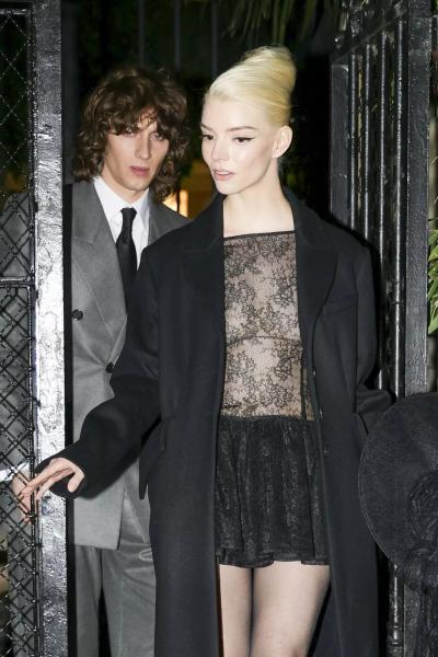 Аня Тейлор-Джой с мужем появились на закрытой вечеринке Ленни Кравица
Аня Тейлор-Джой с мужем появились на закрытой вечеринке Ленни Кравица