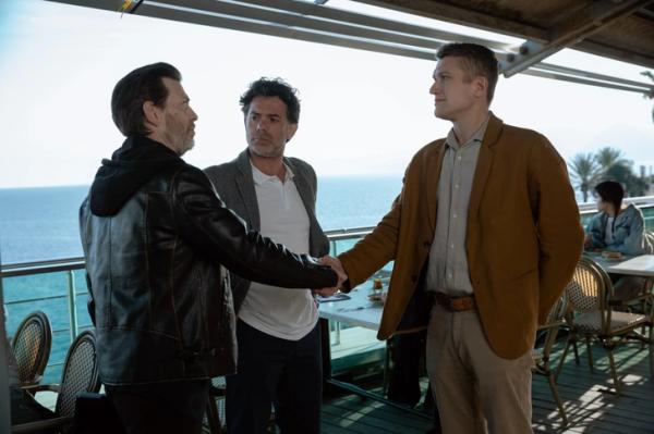 Анатолий Руденко о съемках сериала «Цвет граната» в Турции, новом амплуа Кирилла Дыцевича, жене и походах к психологу Анатолий Руденко о съемках сериала «Цвет граната» в Турции, новом амплуа Кирилла Дыцевича, жене и походах к психологу