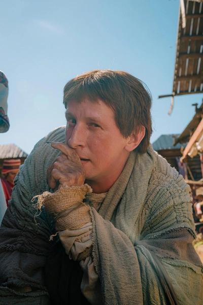 Звезда сериала «Последний богатырь. Наследие» Дмитрий Лысенков: «Трудовая книжка у меня дома, и никому она не нужна» Звезда сериала «Последний богатырь. Наследие» Дмитрий Лысенков: «Трудовая книжка у меня дома, и никому она не нужна»