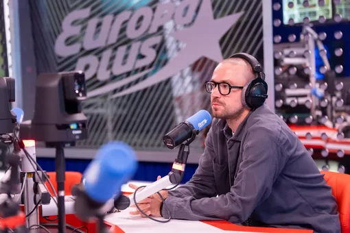 «О театре даже не думал»: Александр Петров о поэзии, судьбоносной травме и инопланетянах «О театре даже не думал»: Александр Петров о поэзии, судьбоносной травме и инопланетянах