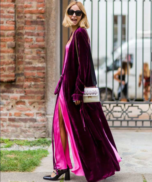 Одежда из бархата: какая в моде, с чем и как носить — советы стилиста Одежда из бархата: какая в моде, с чем и как носить — советы стилиста