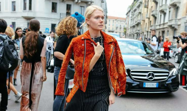 Одежда из бархата: какая в моде, с чем и как носить — советы стилиста Одежда из бархата: какая в моде, с чем и как носить — советы стилиста