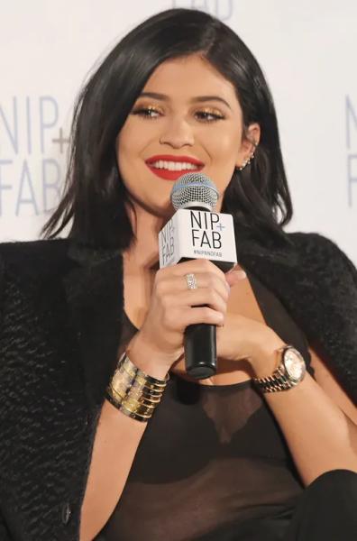 Врунишки! Майли Сайрус, Кайли Дженнер, Роберт Паттинсон и другие звезды, которых ловили на лжи в интервью Врунишки! Майли Сайрус, Кайли Дженнер, Роберт Паттинсон и другие звезды, которых ловили на лжи в интервью