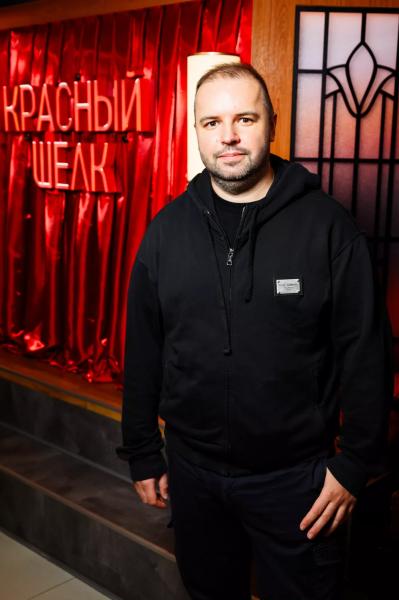 Бикович, Петров, Матвеев, Куценко и другие гости премьеры "Красного шелка"
Бикович, Петров, Матвеев, Куценко и другие гости премьеры "Красного шелка"