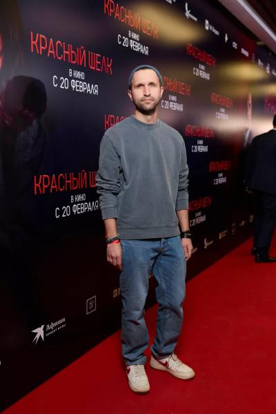 Бикович, Петров, Матвеев, Куценко и другие гости премьеры "Красного шелка"
Бикович, Петров, Матвеев, Куценко и другие гости премьеры "Красного шелка"