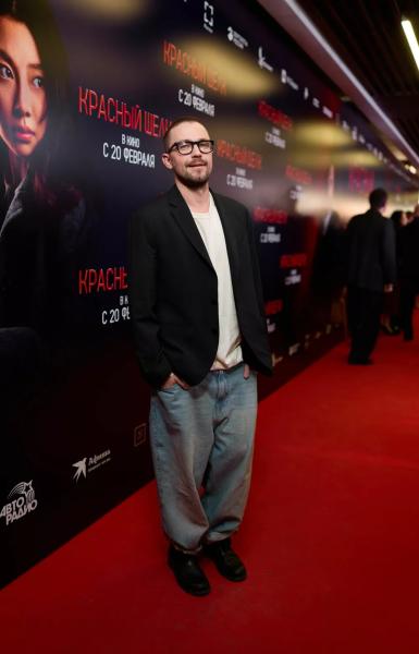 Бикович, Петров, Матвеев, Куценко и другие гости премьеры "Красного шелка"
Бикович, Петров, Матвеев, Куценко и другие гости премьеры "Красного шелка"