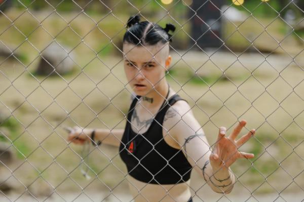 «Пацанка» Лиза Андрющенко о пожаре на съемках «Выживалити», симпатии к Никите Турчину и решении стать психологом «Пацанка» Лиза Андрющенко о пожаре на съемках «Выживалити», симпатии к Никите Турчину и решении стать психологом