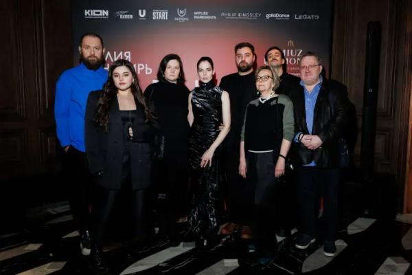 Юлия Снигирь, Полина Аскери и Анастасия Уколова на премьере сериала "Танго на осколках" Юлия Снигирь, Полина Аскери и Анастасия Уколова на премьере сериала "Танго на осколках"