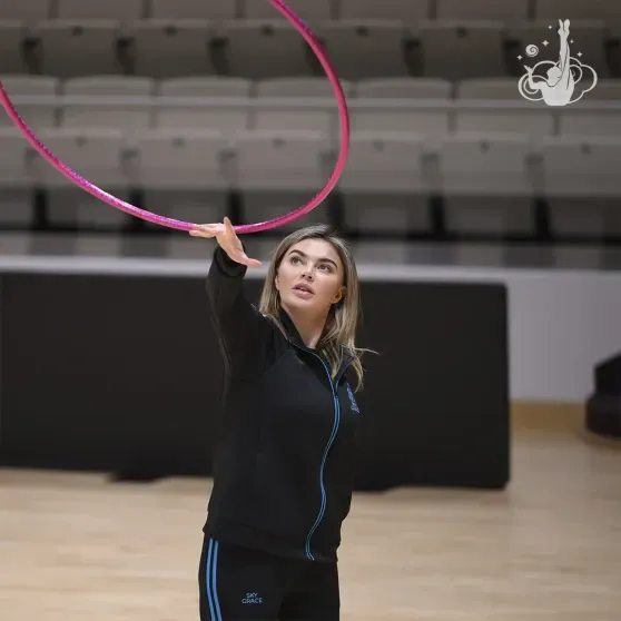 "Как похорошела". Алину Кабаеву засняли в Сочи "Как похорошела". Алину Кабаеву засняли в Сочи