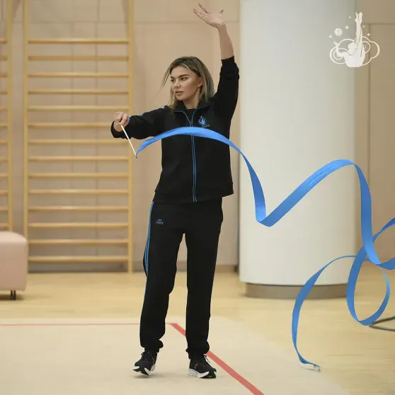 "Как похорошела". Алину Кабаеву засняли в Сочи "Как похорошела". Алину Кабаеву засняли в Сочи