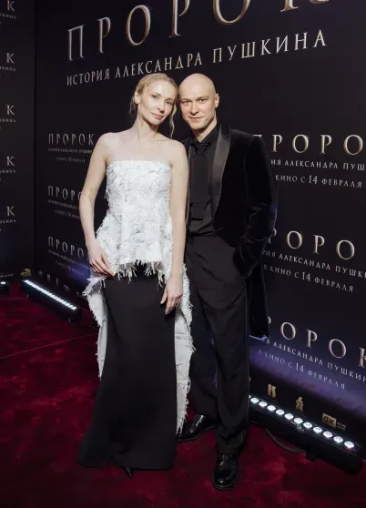Никита Михалков, Ксения Собчак и вся светская Москва на премьере фильма "Пророк" с Юрой Борисовым в роли Пушкина