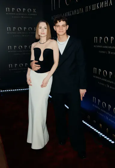 Никита Михалков, Ксения Собчак и вся светская Москва на премьере фильма "Пророк" с Юрой Борисовым в роли Пушкина