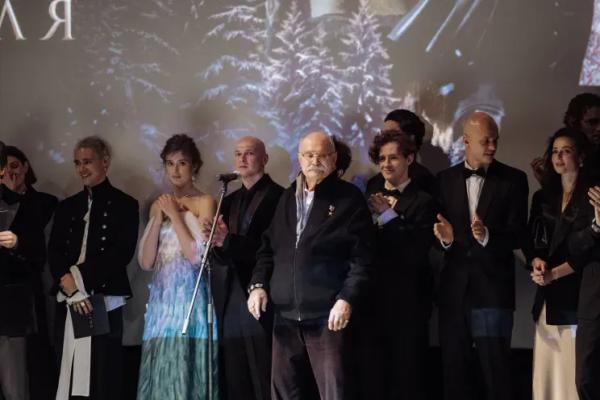 Никита Михалков, Ксения Собчак и вся светская Москва на премьере фильма "Пророк" с Юрой Борисовым в роли Пушкина