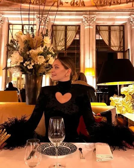 Вера Брежнева отметила день рождения в Париже Вера Брежнева отметила день рождения в Париже