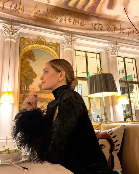 Вера Брежнева отметила день рождения в Париже Вера Брежнева отметила день рождения в Париже