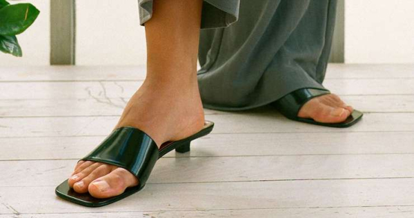 Квадратные носы: тренд обуви весны 2025, как и с чем носить Квадратные носы: тренд обуви весны 2025, как и с чем носить