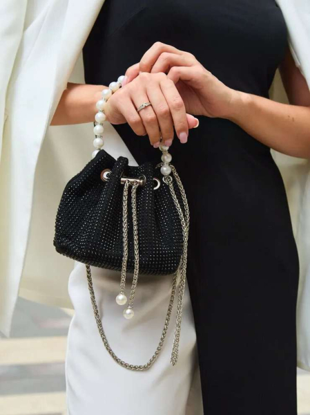 Модные сумки на весну-лето 2025: не все прошлогодние модели останутся в тренде Модные сумки на весну-лето 2025: не все прошлогодние модели останутся в тренде