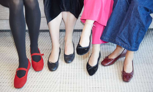 Балетки снова в тренде: советы от стилиста, как их носить эффектно Балетки снова в тренде: советы от стилиста, как их носить эффектно