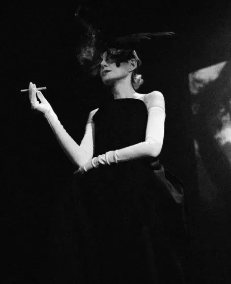 "Это люди навсегда". Рената Литвинова рассказала о работе над новым спектаклем с Земфирой* и Демной Гвасалией, о жизни в эмиграции и тоске по родине