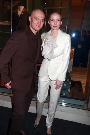 Юра Борисов с женой, Марк Эйдельштейн, Эйса Гонсалес и другие на вечеринке Giorgio Armani перед "Оскаром" Юра Борисов с женой, Марк Эйдельштейн, Эйса Гонсалес и другие на вечеринке Giorgio Armani перед "Оскаром"