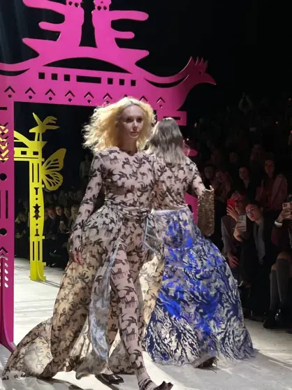 Ксения Собчак, Мария Миногарова и Ольга Карпуть вышли на подиум на показе Vereja Ксения Собчак, Мария Миногарова и Ольга Карпуть вышли на подиум на показе Vereja