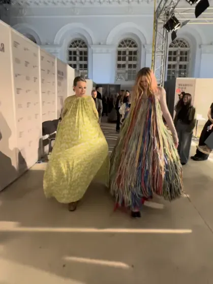 Ксения Собчак, Мария Миногарова и Ольга Карпуть вышли на подиум на показе Vereja Ксения Собчак, Мария Миногарова и Ольга Карпуть вышли на подиум на показе Vereja