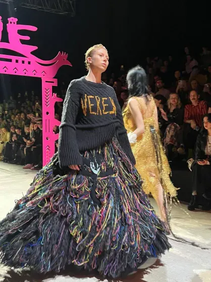 Ксения Собчак, Мария Миногарова и Ольга Карпуть вышли на подиум на показе Vereja Ксения Собчак, Мария Миногарова и Ольга Карпуть вышли на подиум на показе Vereja