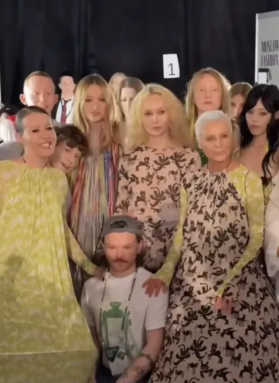 Ксения Собчак, Мария Миногарова и Ольга Карпуть вышли на подиум на показе Vereja Ксения Собчак, Мария Миногарова и Ольга Карпуть вышли на подиум на показе Vereja