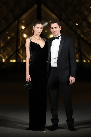 Неделя моды в Париже: Виктория и Дэвид Бекхэм, Джиджи Хадид, Рози-Хантингтон-Уайтли и Елена Перминова на гала-ужине в Лувре Неделя моды в Париже: Виктория и Дэвид Бекхэм, Джиджи Хадид, Рози-Хантингтон-Уайтли и Елена Перминова на гала-ужине в Лувре