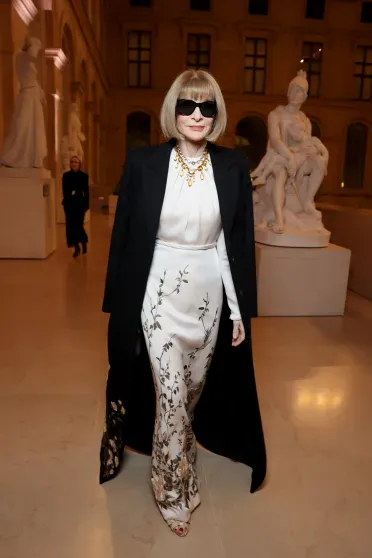 Неделя моды в Париже: Виктория и Дэвид Бекхэм, Джиджи Хадид, Рози-Хантингтон-Уайтли и Елена Перминова на гала-ужине в Лувре Неделя моды в Париже: Виктория и Дэвид Бекхэм, Джиджи Хадид, Рози-Хантингтон-Уайтли и Елена Перминова на гала-ужине в Лувре