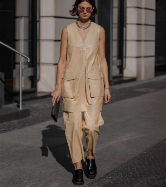 И в пир, и в мир: 5 советов стилиста, как вписать лоферы в весенний гардероб И в пир, и в мир: 5 советов стилиста, как вписать лоферы в весенний гардероб