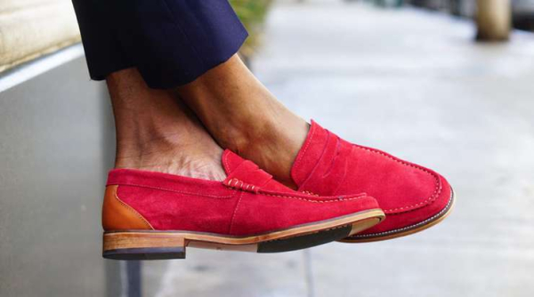 И в пир, и в мир: 5 советов стилиста, как вписать лоферы в весенний гардероб И в пир, и в мир: 5 советов стилиста, как вписать лоферы в весенний гардероб