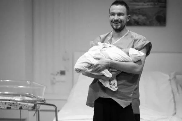 Александр Петров показал первые фото сына и раскрыл его имя Александр Петров показал первые фото сына и раскрыл его имя