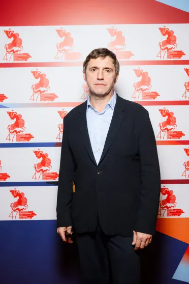 Юлия Пересильд с дочерью Анной, Владимир Вдовиченков, Тимур Родригез с Катей Кабак на премьере фильма "Мужу привет" Юлия Пересильд с дочерью Анной, Владимир Вдовиченков, Тимур Родригез с Катей Кабак на премьере фильма "Мужу привет"