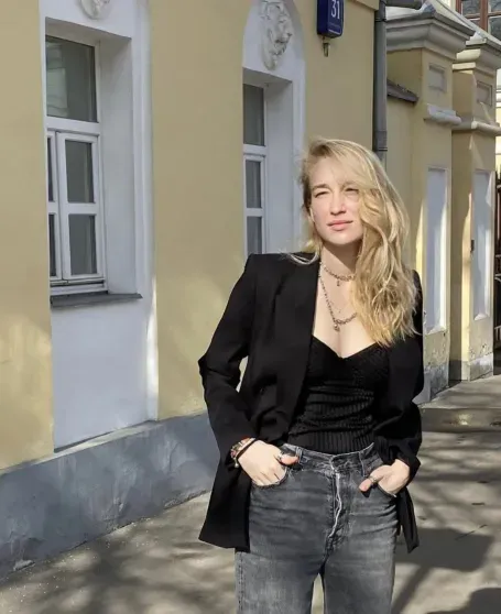 "Некоторые уже в 16 лет способны радовать мужской глаз". В сети обсуждают высказывания новой возлюбленной Александра Лебедева "Некоторые уже в 16 лет способны радовать мужской глаз". В сети обсуждают высказывания новой возлюбленной Александра Лебедева