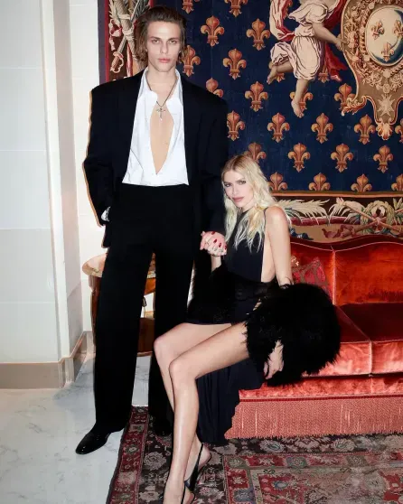 "Некоторые уже в 16 лет способны радовать мужской глаз". В сети обсуждают высказывания новой возлюбленной Александра Лебедева "Некоторые уже в 16 лет способны радовать мужской глаз". В сети обсуждают высказывания новой возлюбленной Александра Лебедева